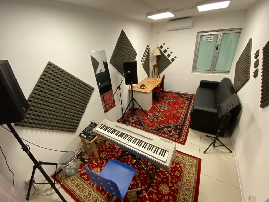 salotto musicale cantiere 40 barra 3